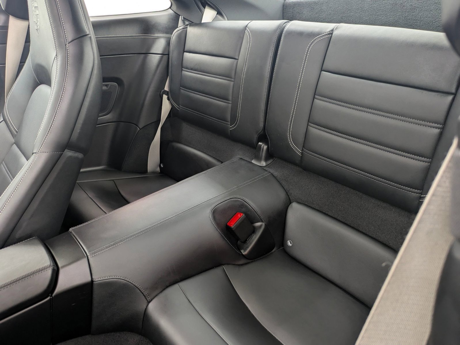 Certified 2025 Porsche 911 Carrera RWD image 23