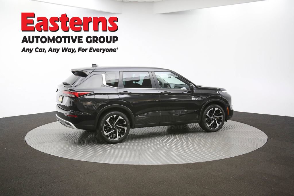 Used 2023 Mitsubishi Outlander SE image 44
