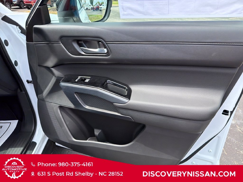 New 2026 Nissan Pathfinder SL FWD image 37