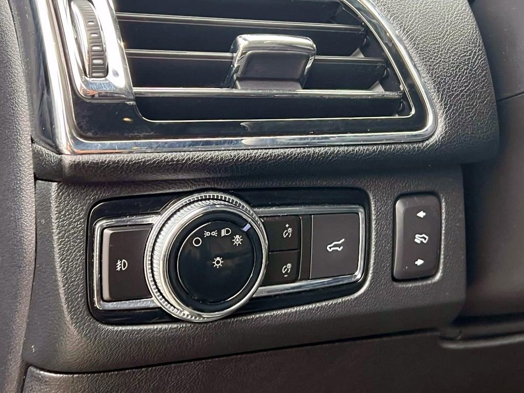 Used 2020 Lincoln Navigator L Reserve w/ Equipment Group 201A Reserve image 23