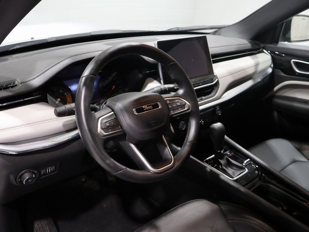 Certified 2024 Jeep Compass Limited image 17