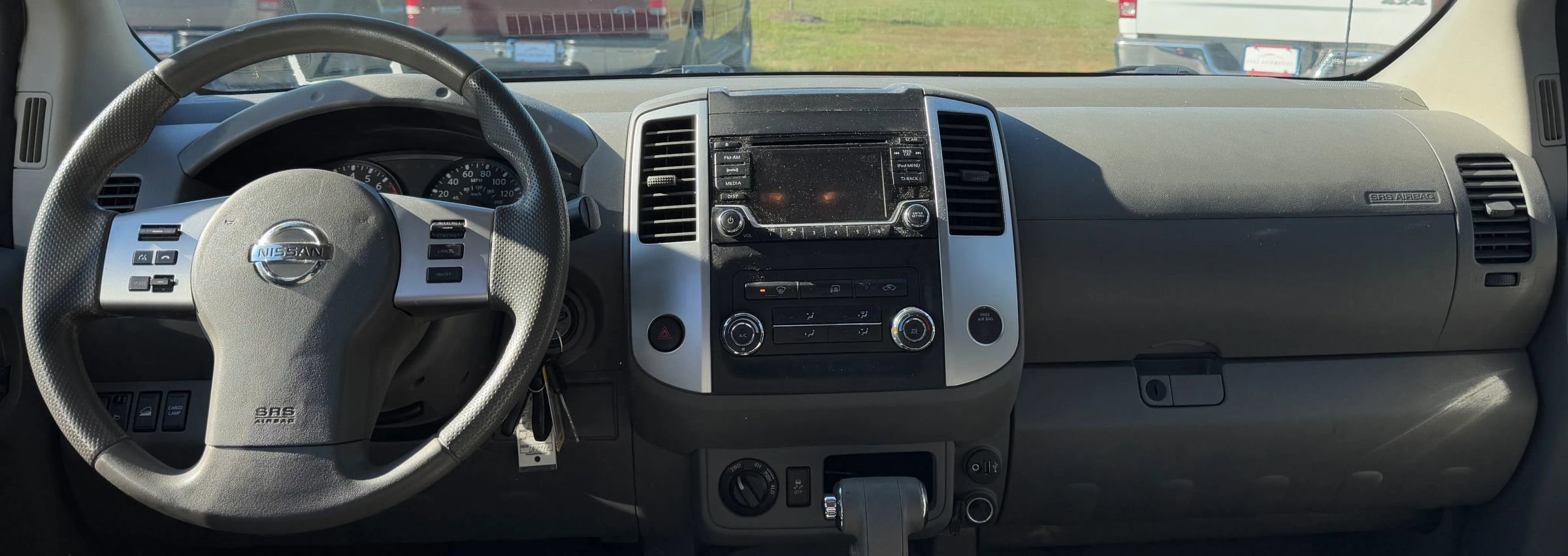 Used 2018 Nissan Frontier SV image 26