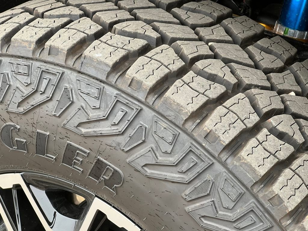 Certified 2026 GMC Sierra 2500 AT4X w/ LPO, Black Badging Package image 12