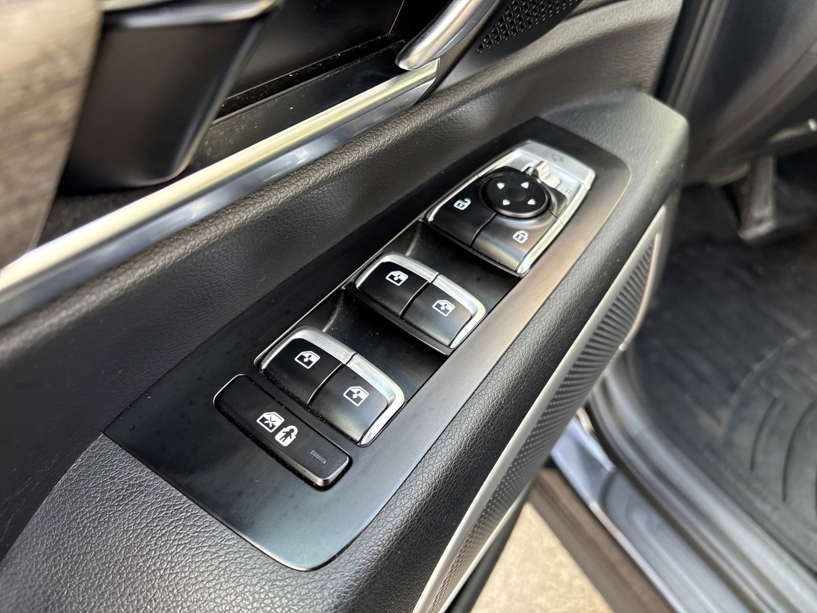 Used 2022 Kia Telluride EX w/ Towing Package image 11