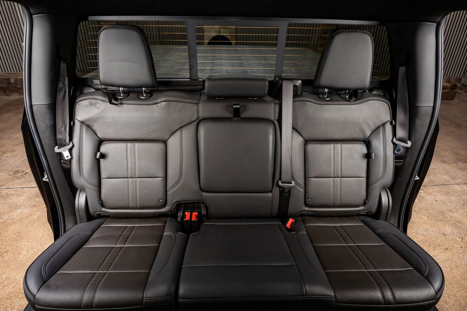 Used 2025 Chevrolet Silverado 1500 High Country w/ Midnight Edition image 34