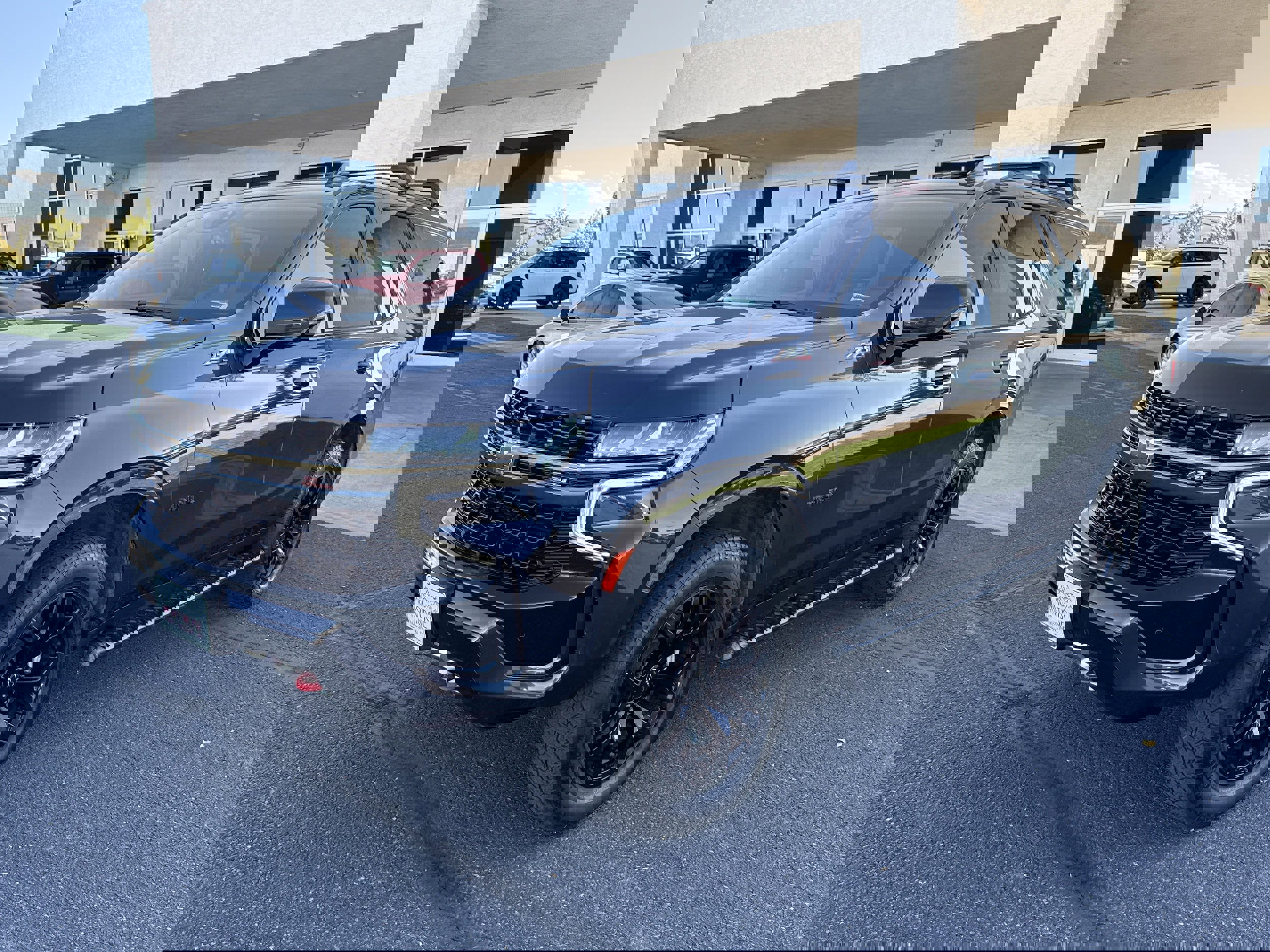 Used 2022 Chevrolet Tahoe Z71 w/ Luxury Package image 1