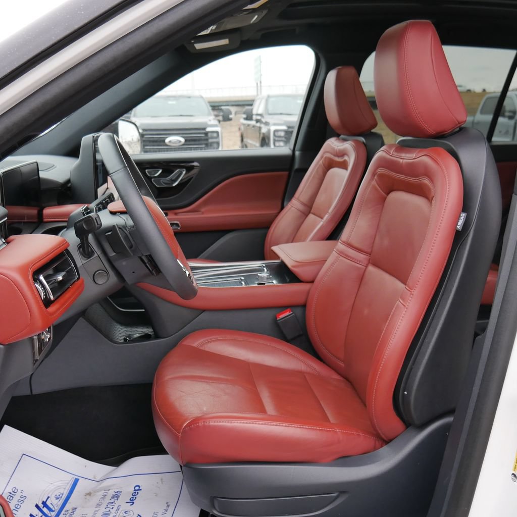 Used 2025 Lincoln Aviator Reserve w/ Jet Appearance Package AWD/4WD image 32