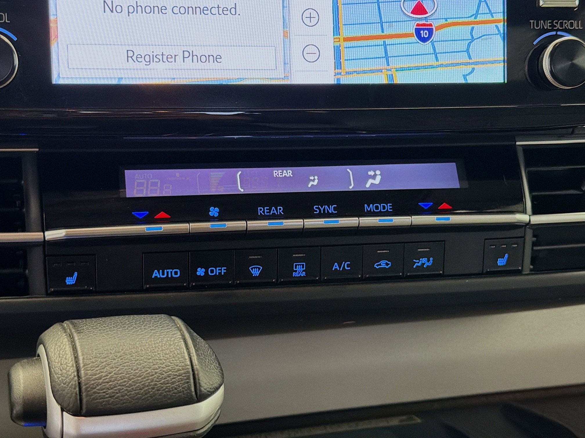 Used 2024 Toyota Sienna XLE w/ XLE Plus Package image 10