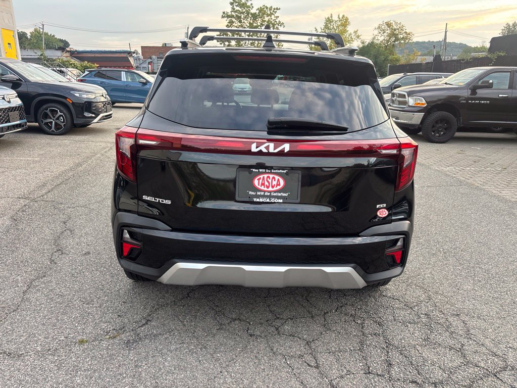 Used 2024 Kia Seltos S AWD/4WD image 5