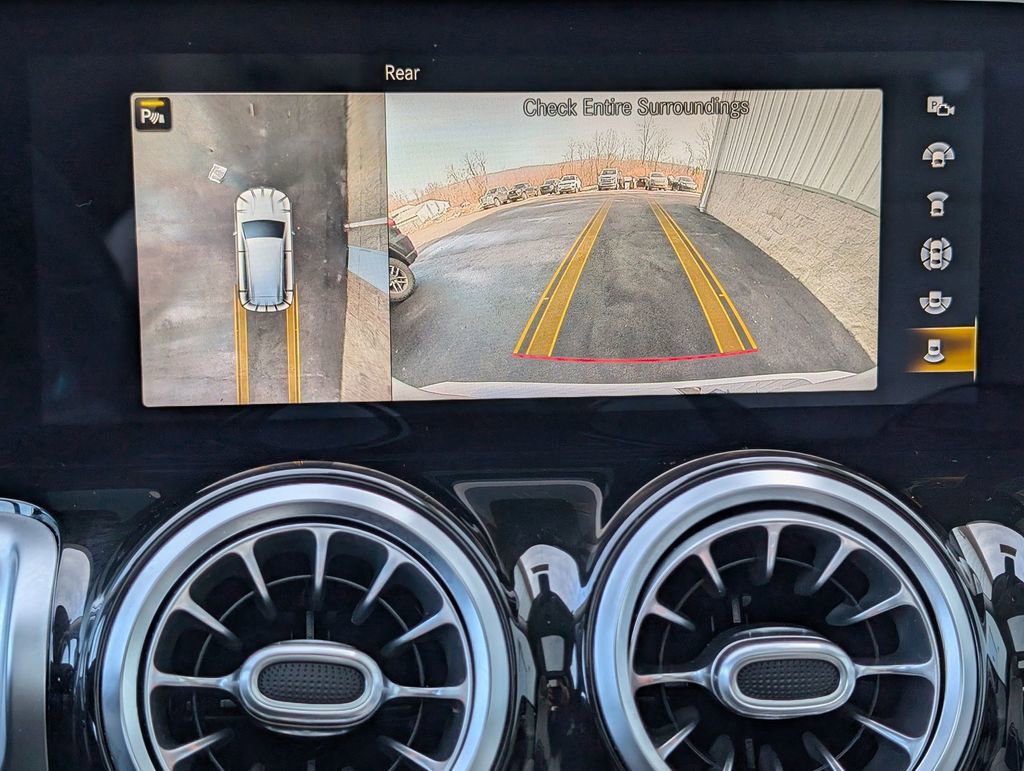 Used 2021 Mercedes-Benz GLB 250 image 18