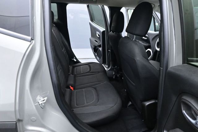 Used 2019 Jeep Renegade Latitude FWD image 15