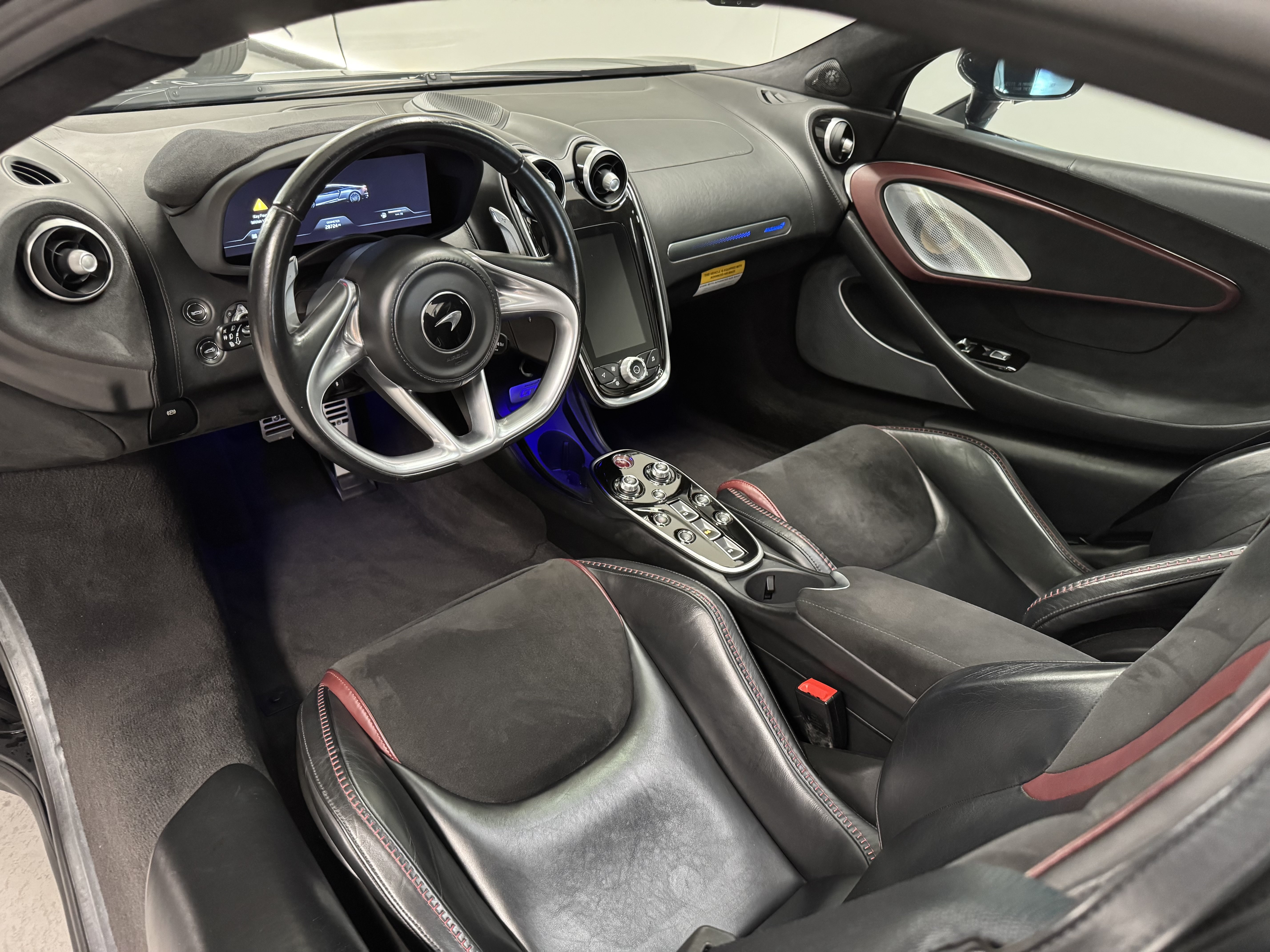 Used 2023 McLaren GT RWD image 9