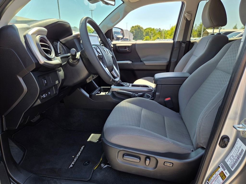 Used 2023 Toyota Tacoma SR5 AWD/4WD image 5
