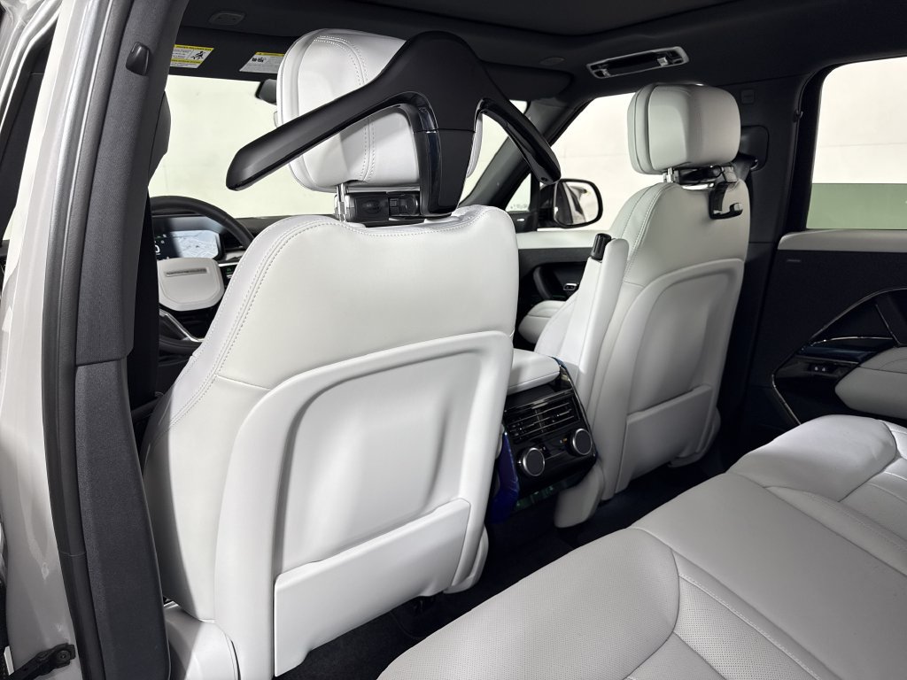 New 2027 Land Rover Range Rover Sport SE AWD/4WD image 28