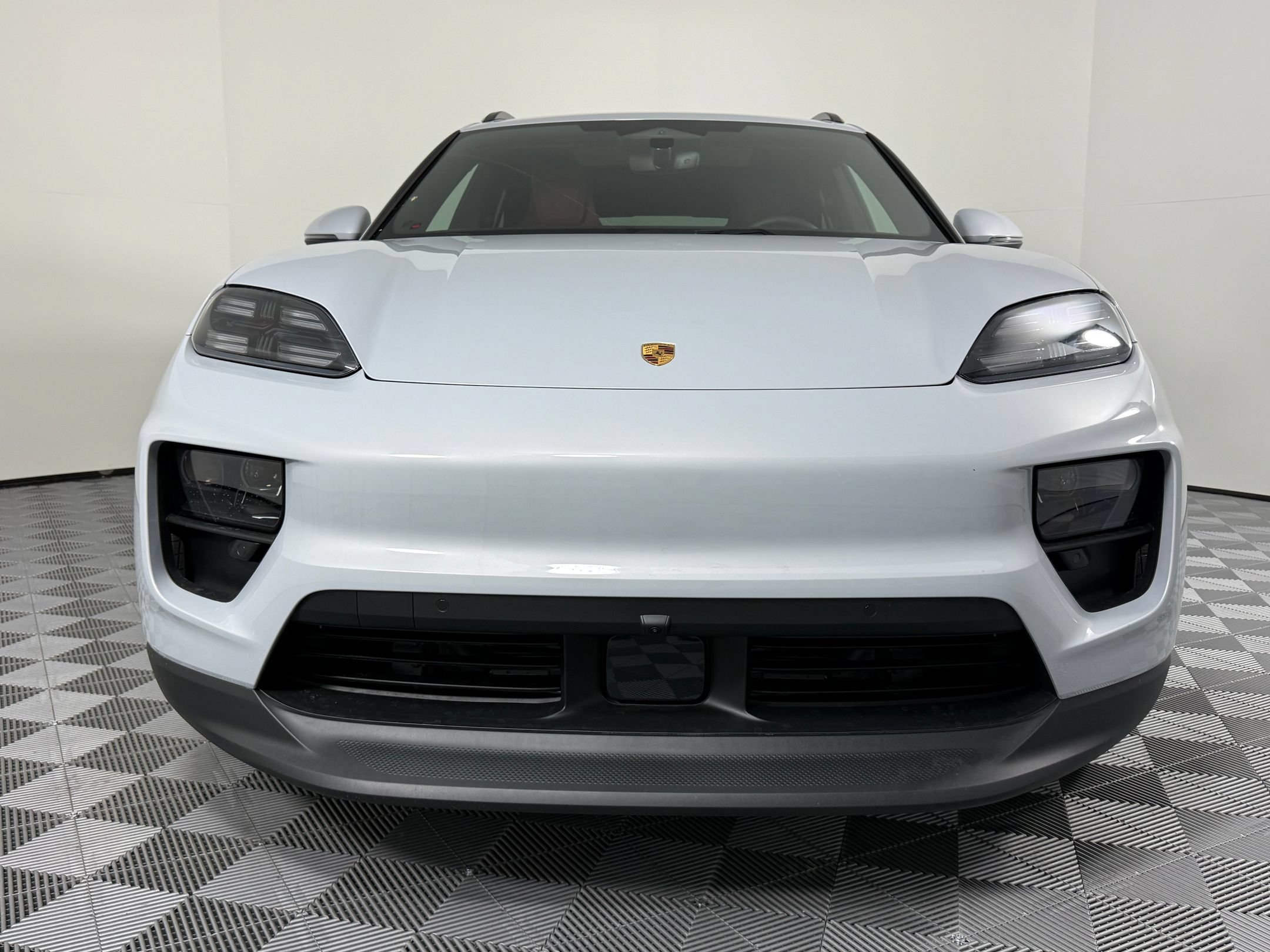 Certified 2026 Porsche Macan Electric RWD image 6