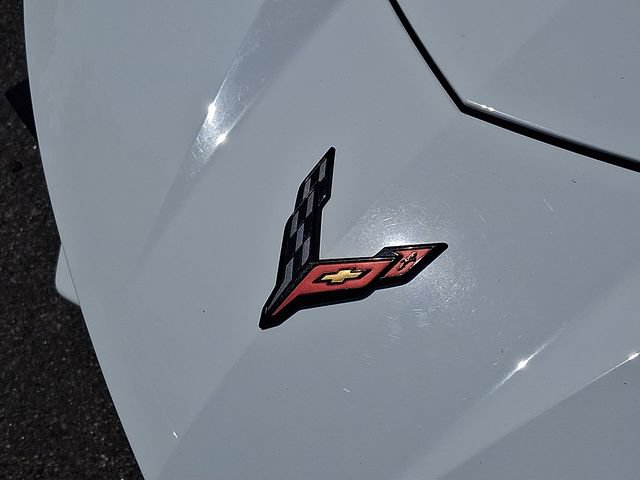 Used 2020 Chevrolet Corvette Stingray Coupe w/ Engine Appearance Package RWD image 33