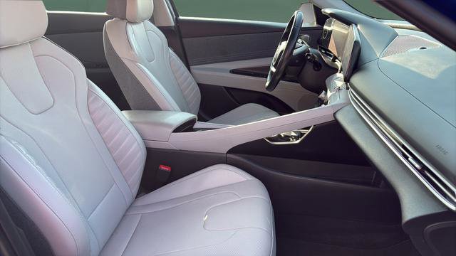 Used 2023 Hyundai Elantra Limited FWD image 24