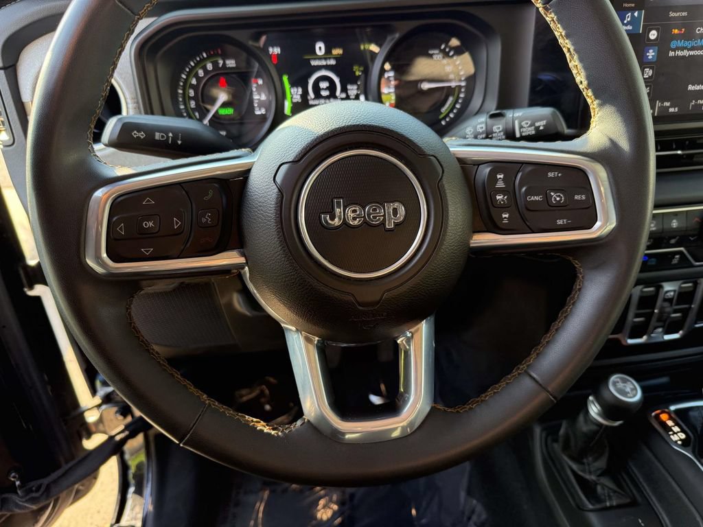 Used 2024 Jeep Wrangler Unlimited Sahara AWD/4WD image 20