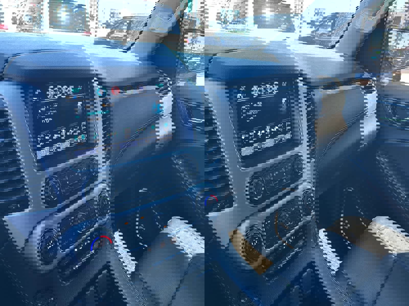 Used 2018 GMC Yukon SLT w/ HD Trailering Package image 39