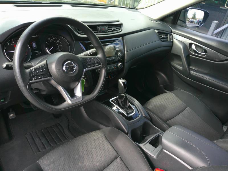 Used 2017 Nissan Rogue S image 11