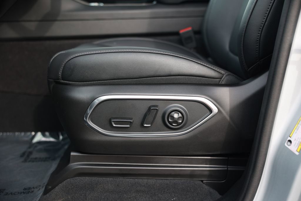 New 2026 Jeep Grand Wagoneer L Limited image 17