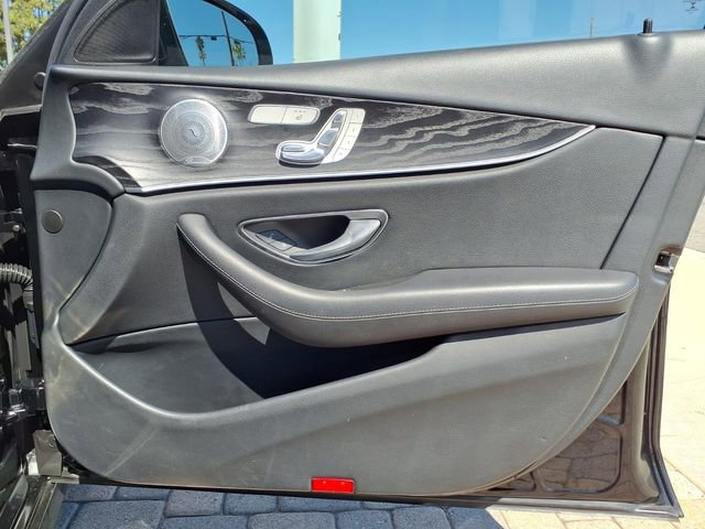 Used 2017 Mercedes-Benz E 400 4MATIC Wagon image 27