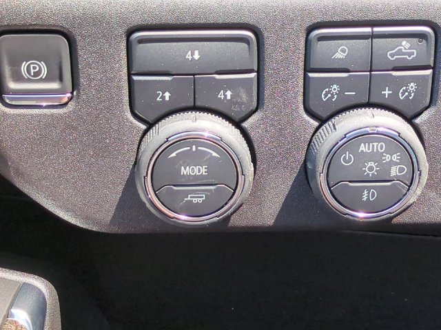 New 2025 Chevrolet Silverado 3500 LT w/ Convenience Package AWD/4WD image 19