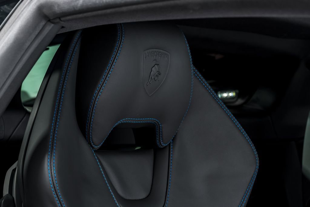 Used 2022 Lamborghini Huracan EVO RWD image 36