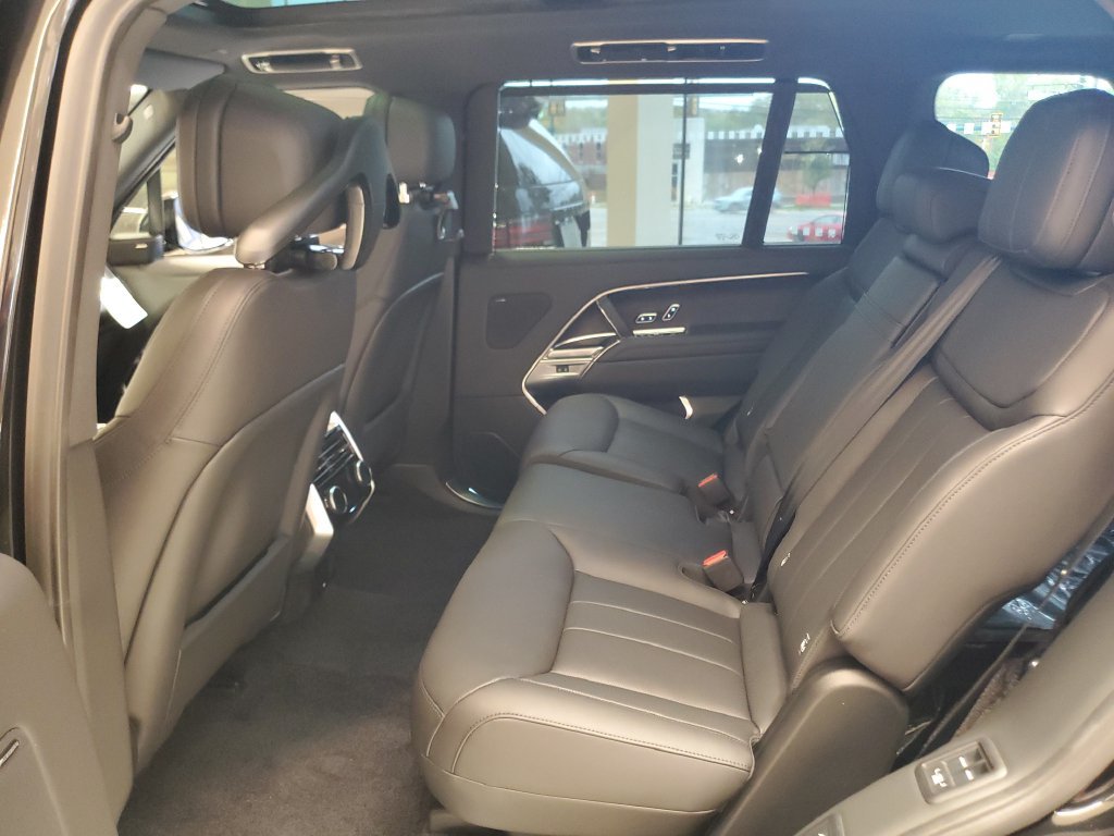 New 2026 Land Rover Range Rover Long Wheelbase SE AWD/4WD image 25