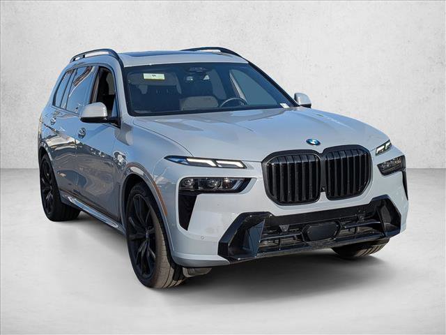 Used 2025 BMW X7 xDrive40i w/ M Sport Package image 3