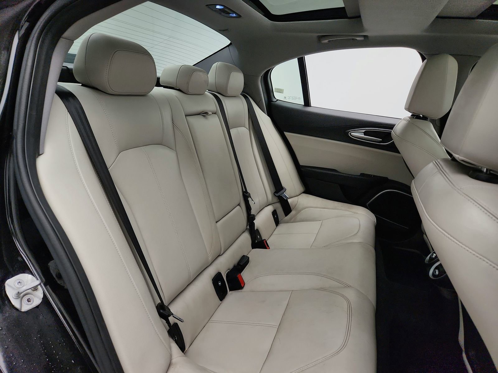 Used 2020 Alfa Romeo Giulia Base w/ Quick Order Package 22J Sport image 23