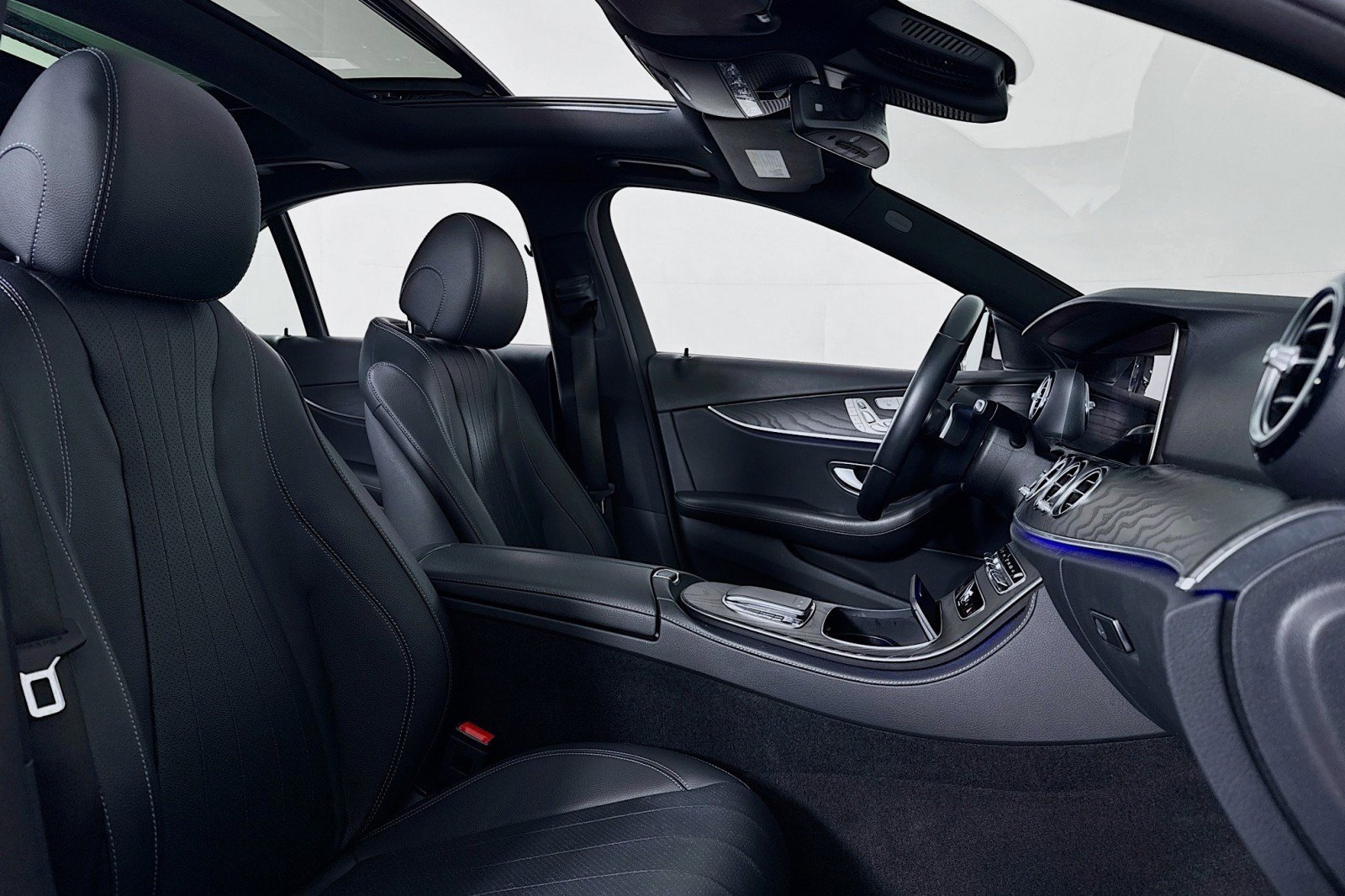 Used 2022 Mercedes-Benz E 350 4MATIC Sedan image 7