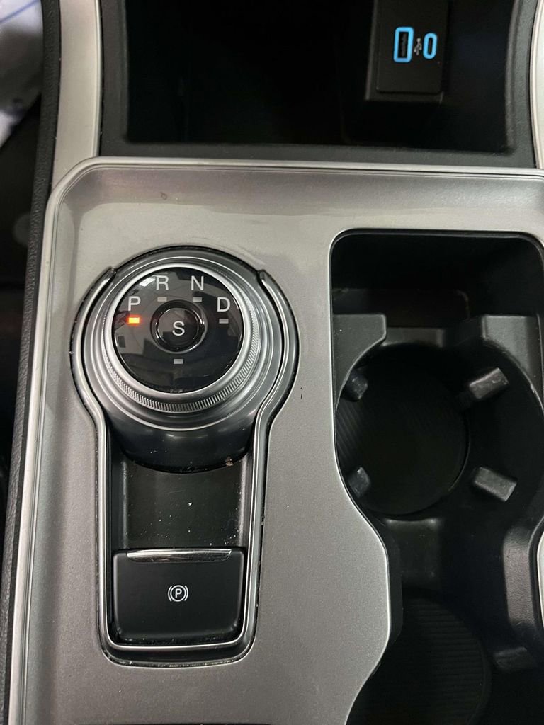 Used 2024 Ford Edge SEL image 21