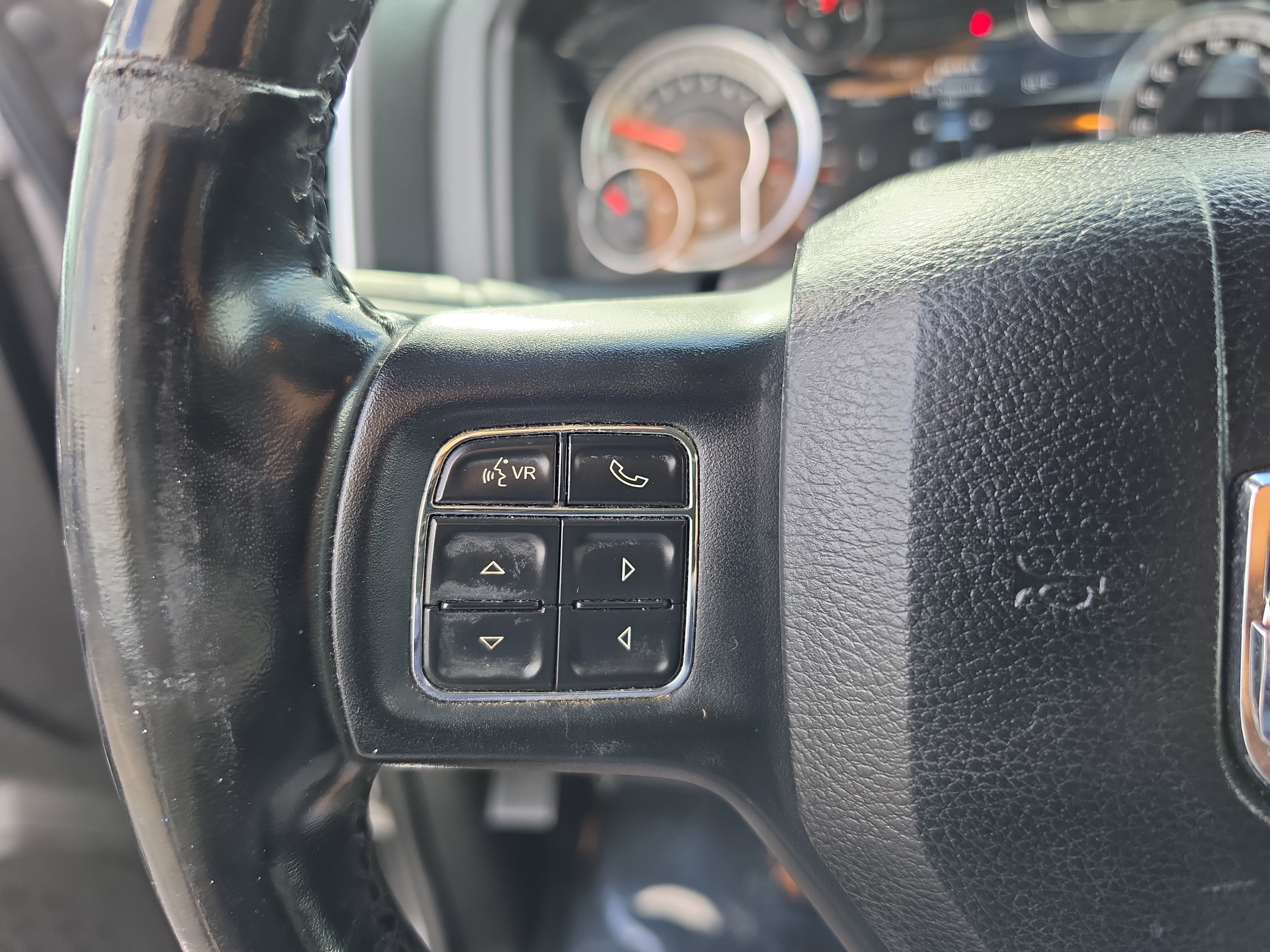 Used 2020 RAM 1500 Classic SLT w/ Luxury Group RWD image 20