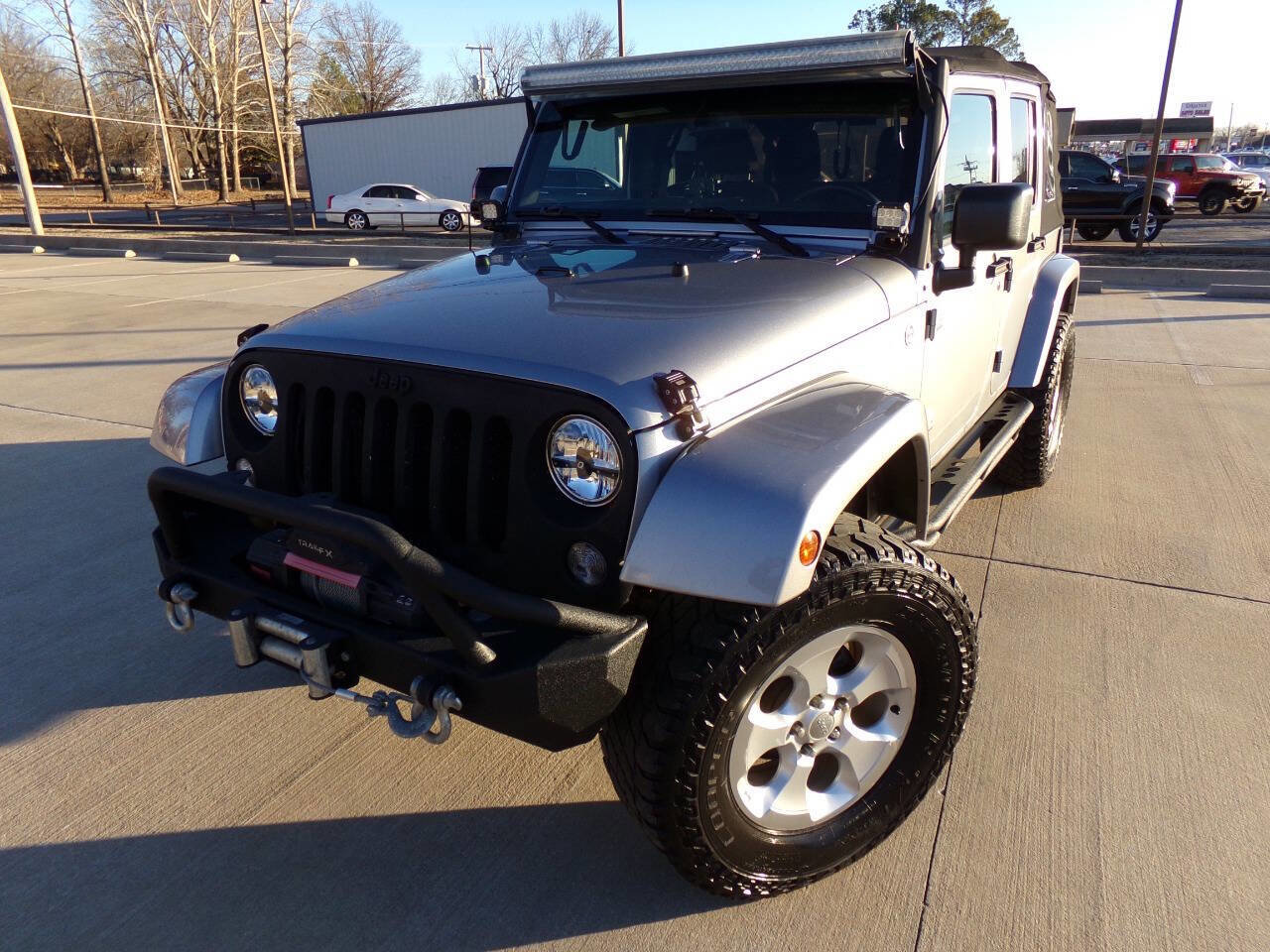 Used 2015 Jeep Wrangler Unlimited Sahara w/ Connectivity Group image 7