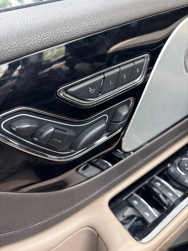 Used 2022 Lincoln Aviator Reserve w/ Equipment Group 201A RWD image 25