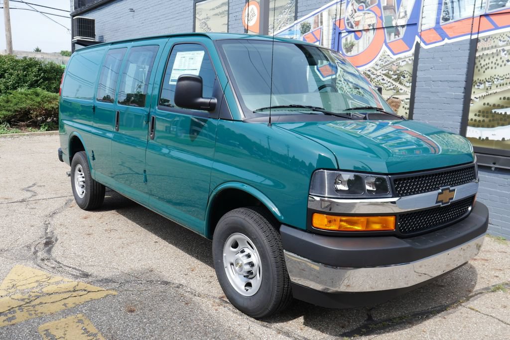 New 2026 Chevrolet Express 3500 w/ Driver Convenience Package RWD image 23