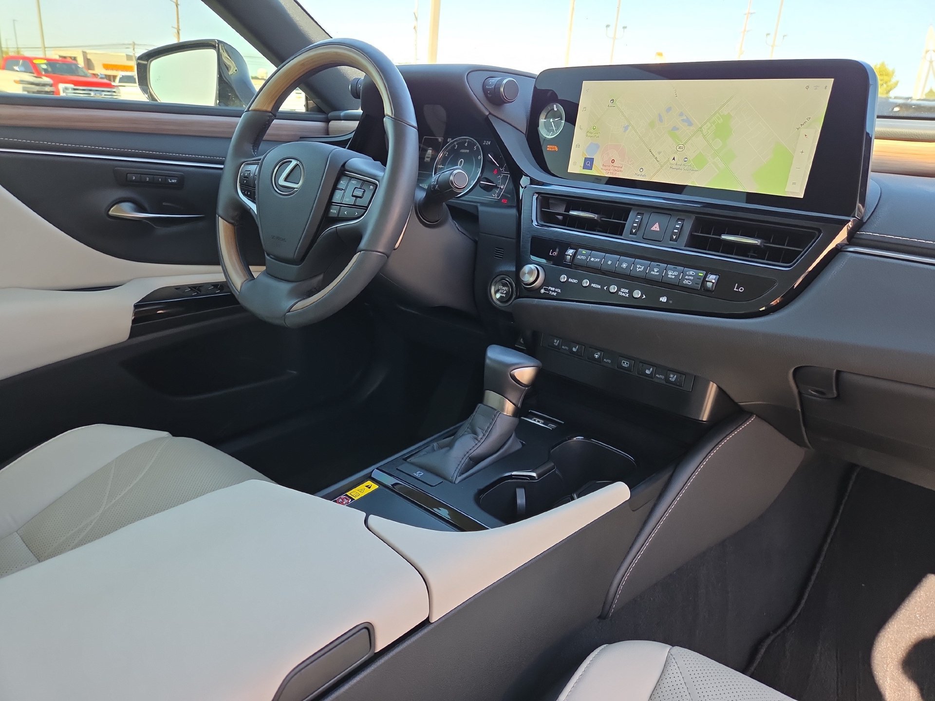 Used 2024 Lexus ES 350 w/ Technology Package FWD image 16