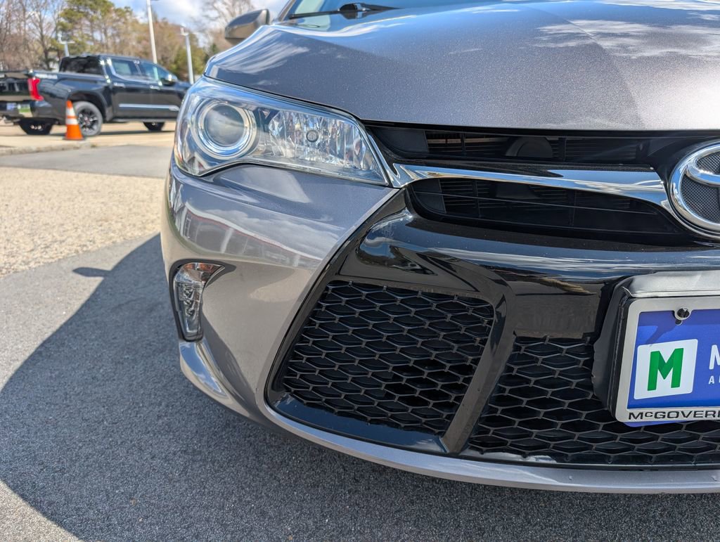 Used 2016 Toyota Camry XSE w/ Moonroof Package FWD image 9