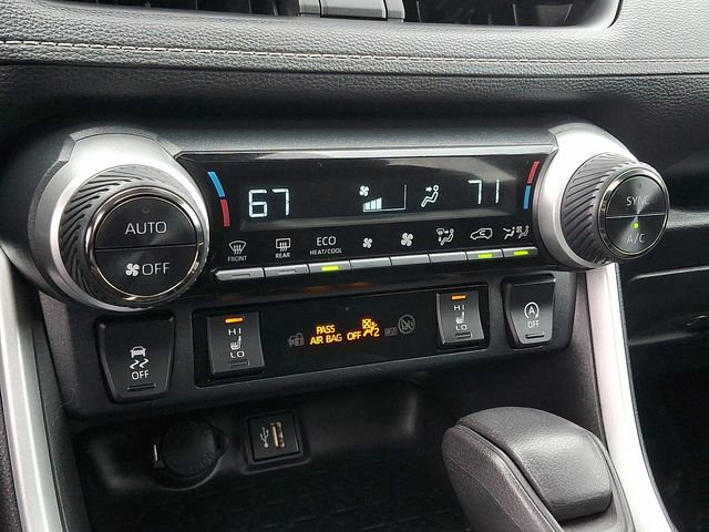 Used 2023 Toyota RAV4 XLE w/ Convenience Package image 16