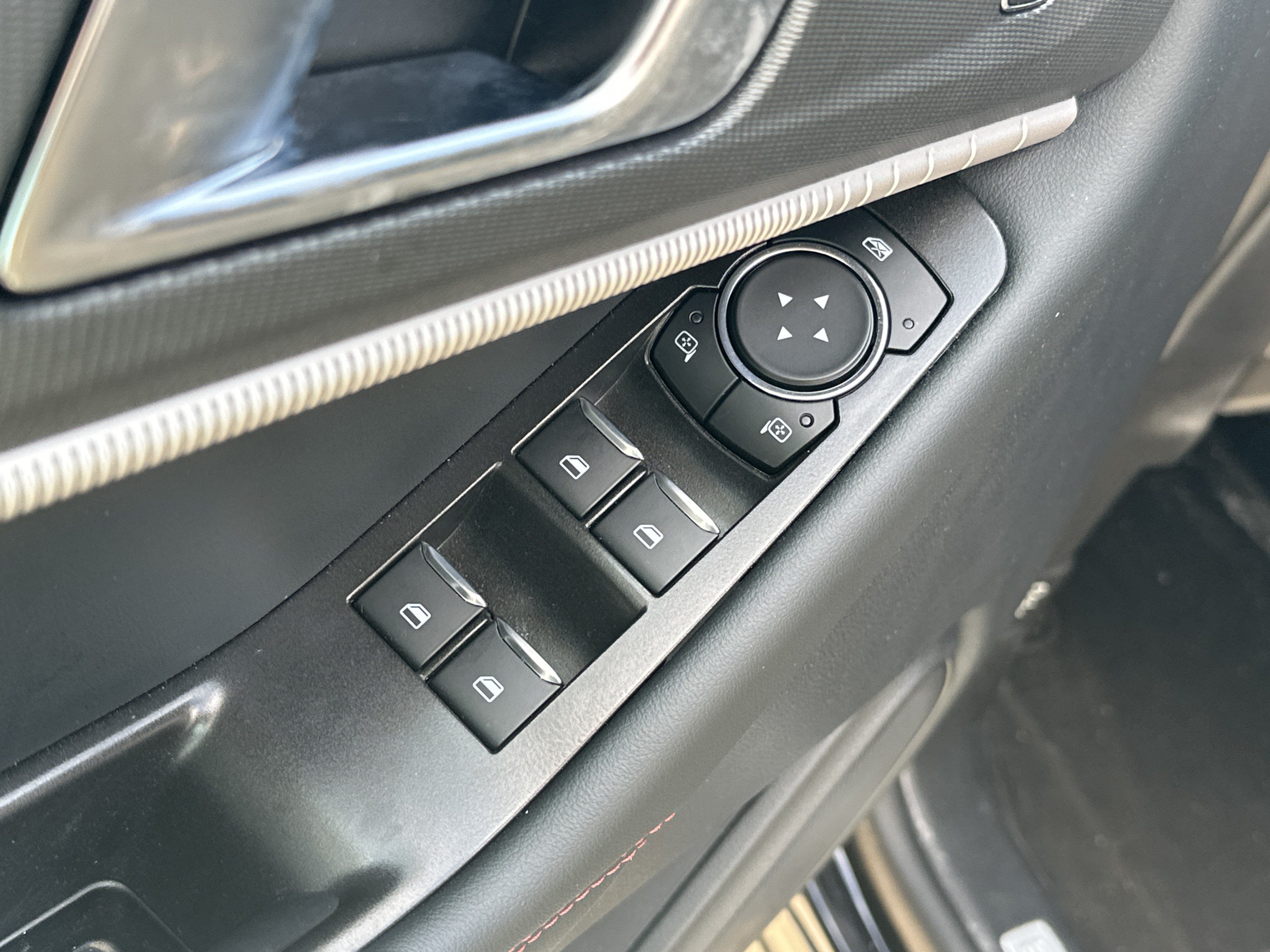 Used 2025 Ford Explorer ST-Line AWD/4WD image 14