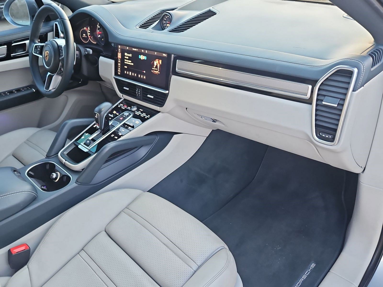 Certified 2021 Porsche Cayenne S image 23