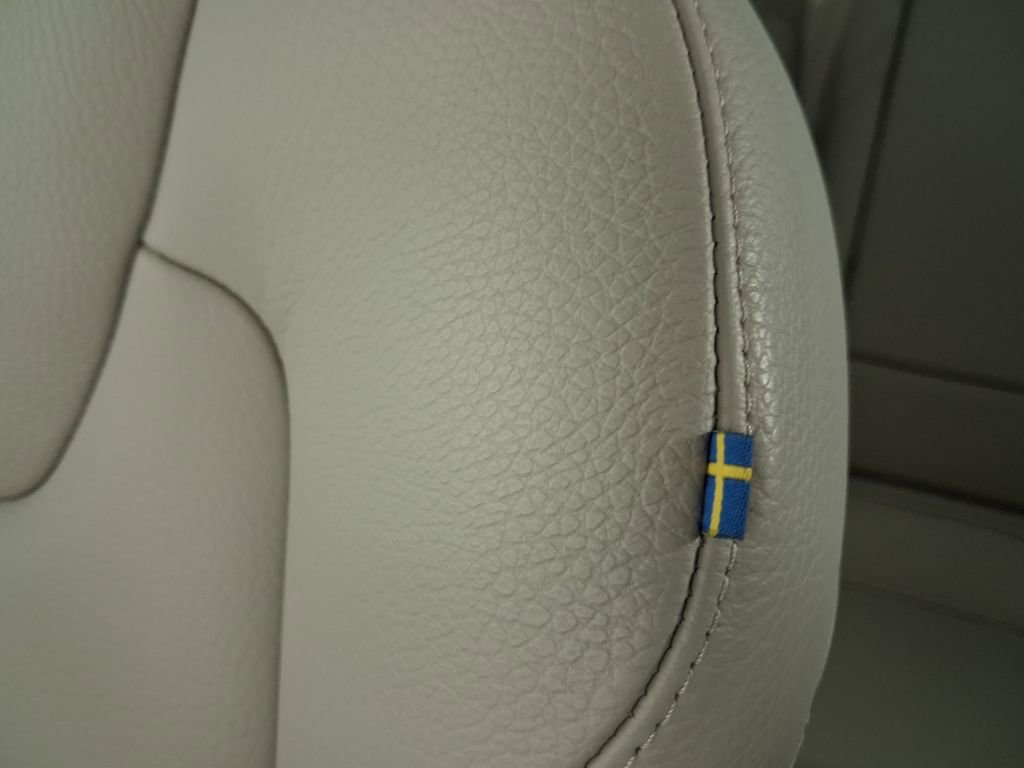 Certified 2024 Volvo XC60 B5 Core w/ Climate Package AWD/4WD image 29