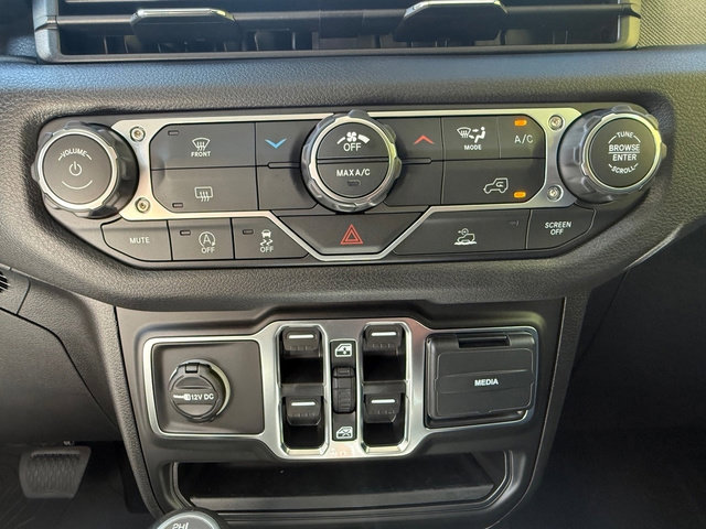 New 2026 Jeep Wrangler Unlimited Sport image 25