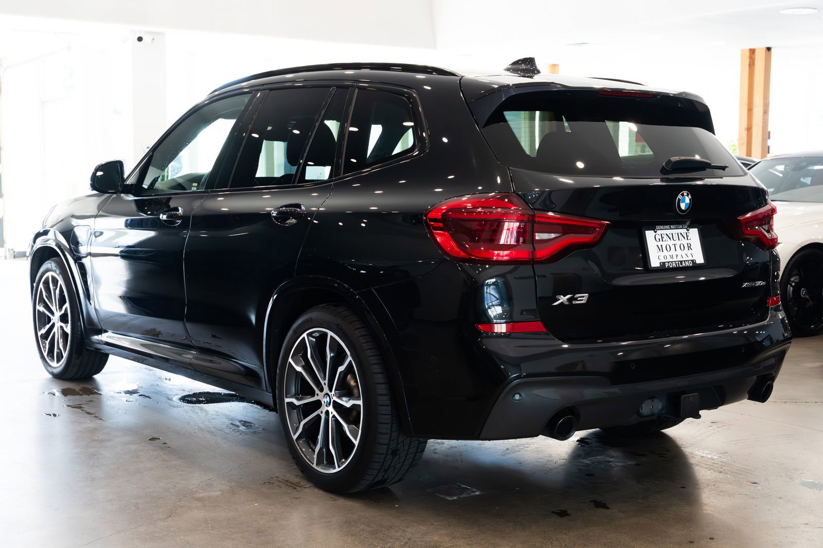 Used 2021 BMW X3 xDrive30e w/ M Sport Package image 6