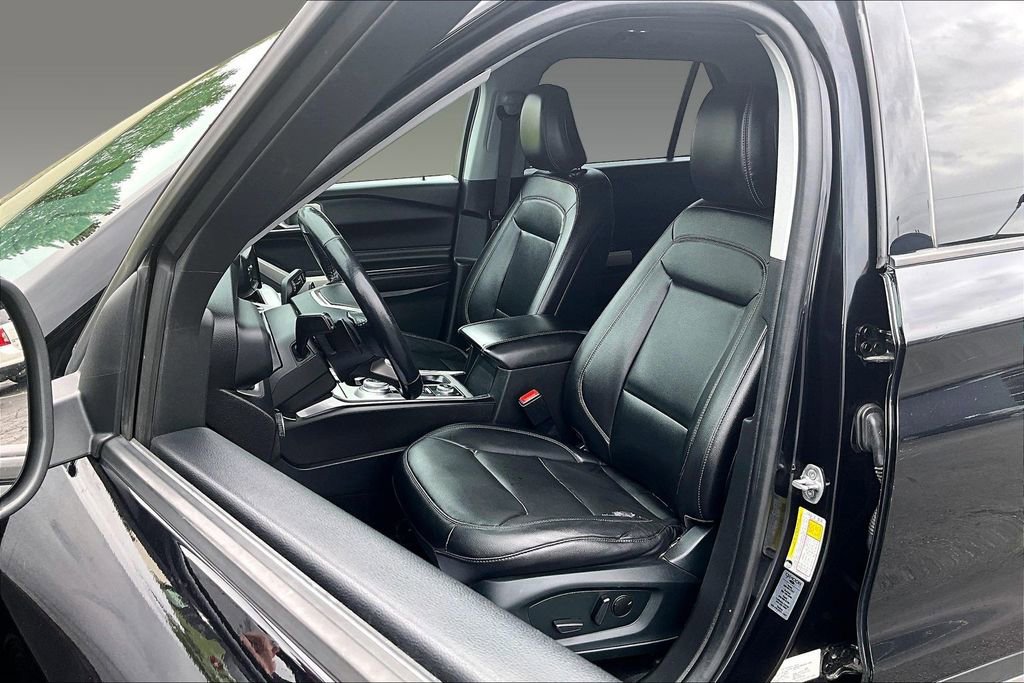 Used 2021 Ford Explorer XLT AWD/4WD image 14
