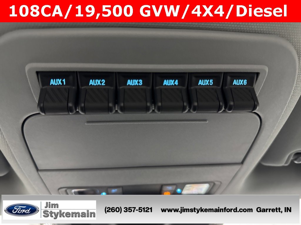 New 2025 Ford F550 4x4 Regular Cab Super Duty image 23
