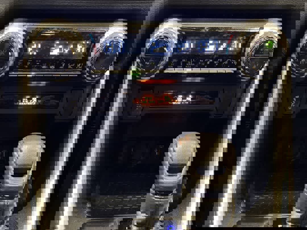 Certified 2024 Toyota RAV4 XLE image 21