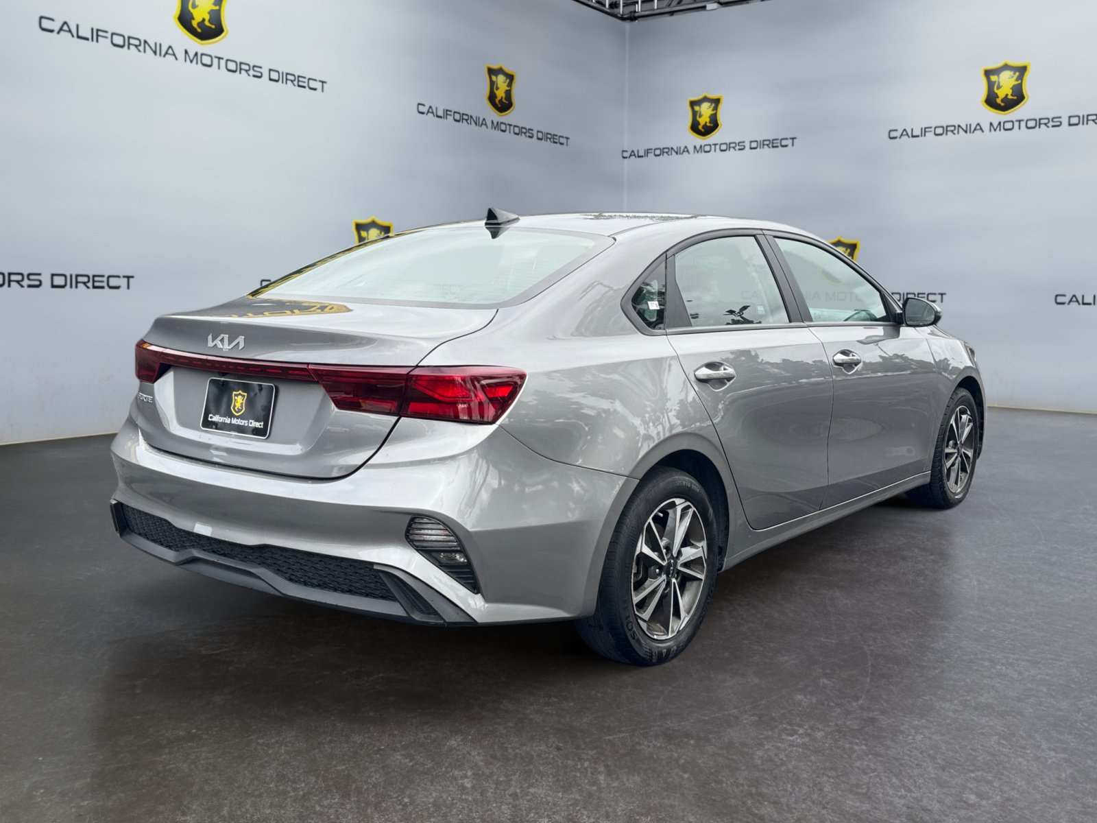 Used 2023 Kia Forte LXS w/ LXS Technology Package FWD image 5