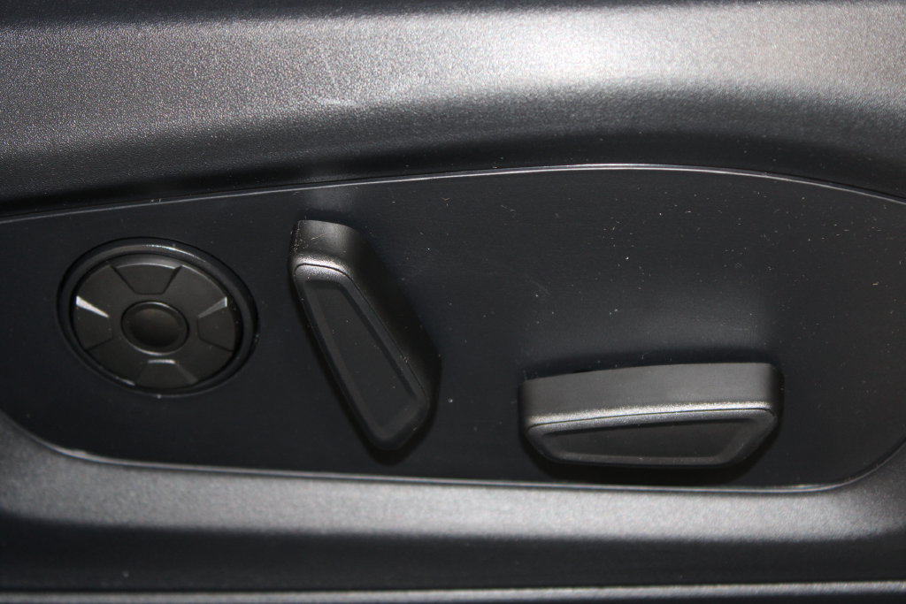New 2026 Ford Explorer Platinum RWD image 28